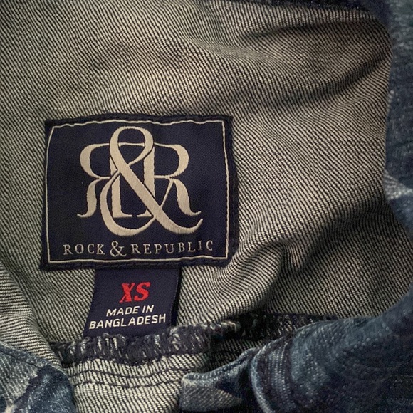 Rock and Republic Gun Show Distress Denim Vest - Picture 8 of 15